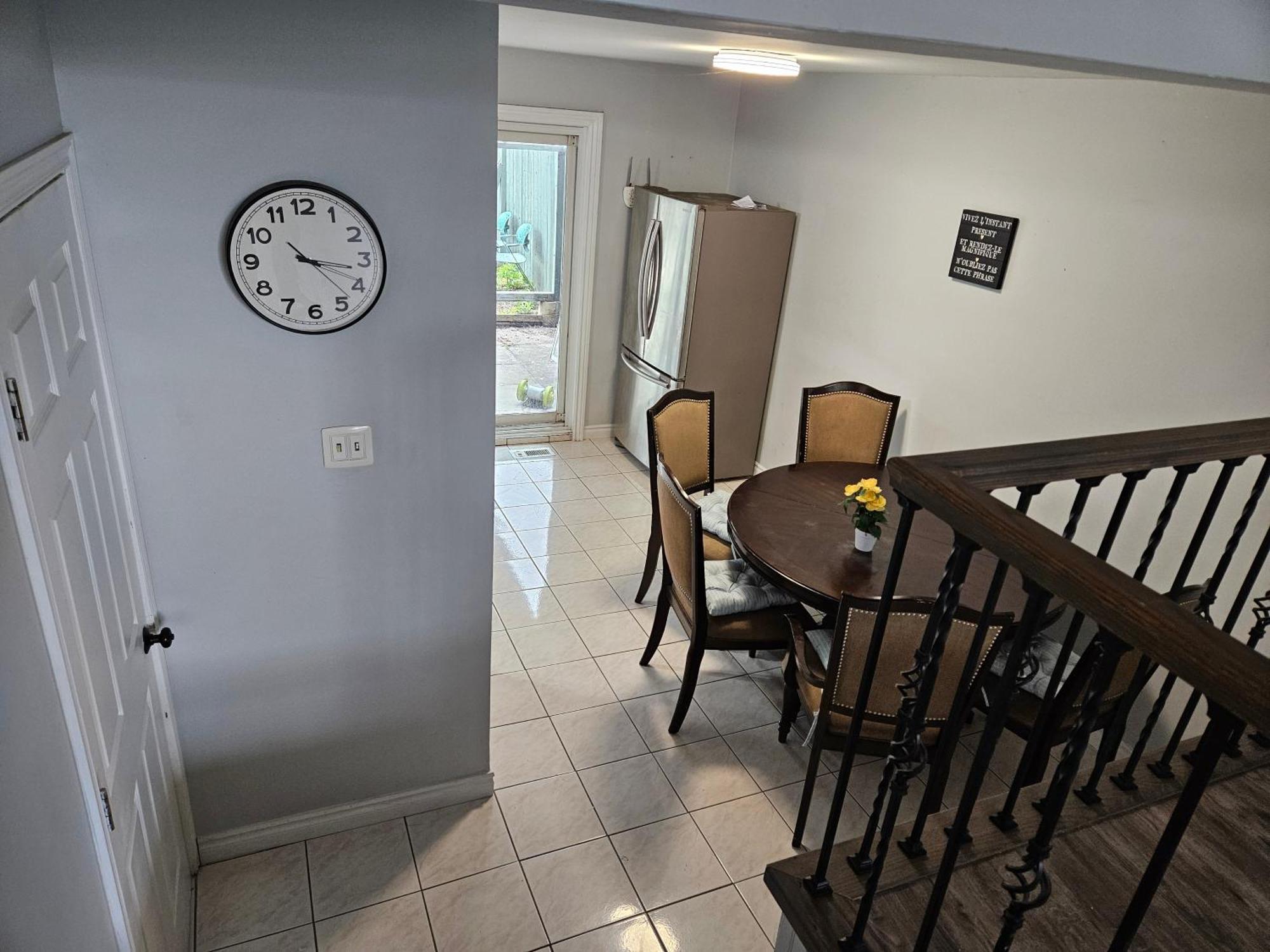 Modern Quiet Home By The Airport Мисисага Екстериор снимка
